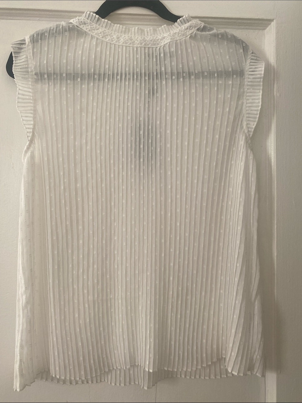 Adrianna Papell White Pleated Cap-Sleeve Blouse